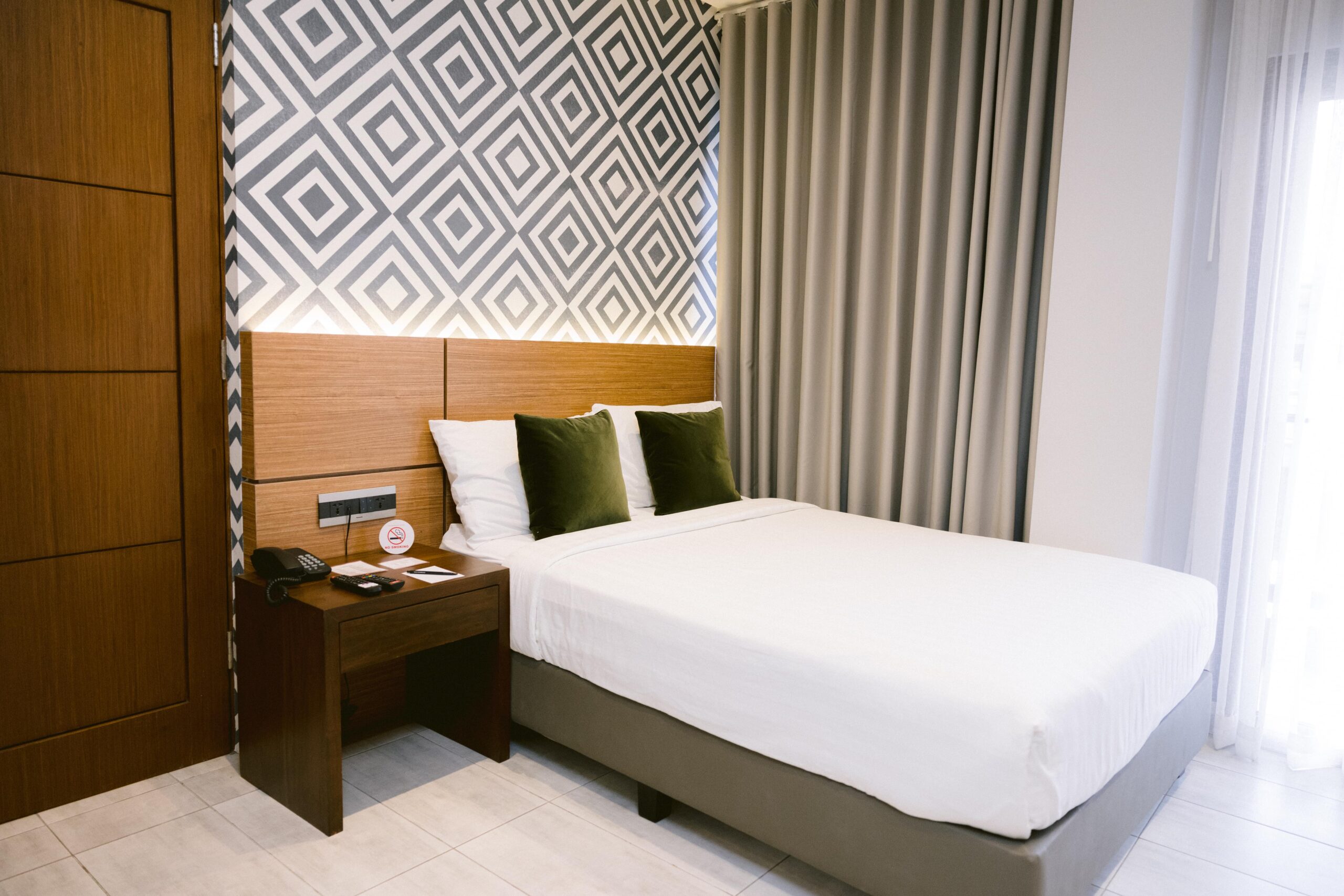Deluxe Double Room (3)