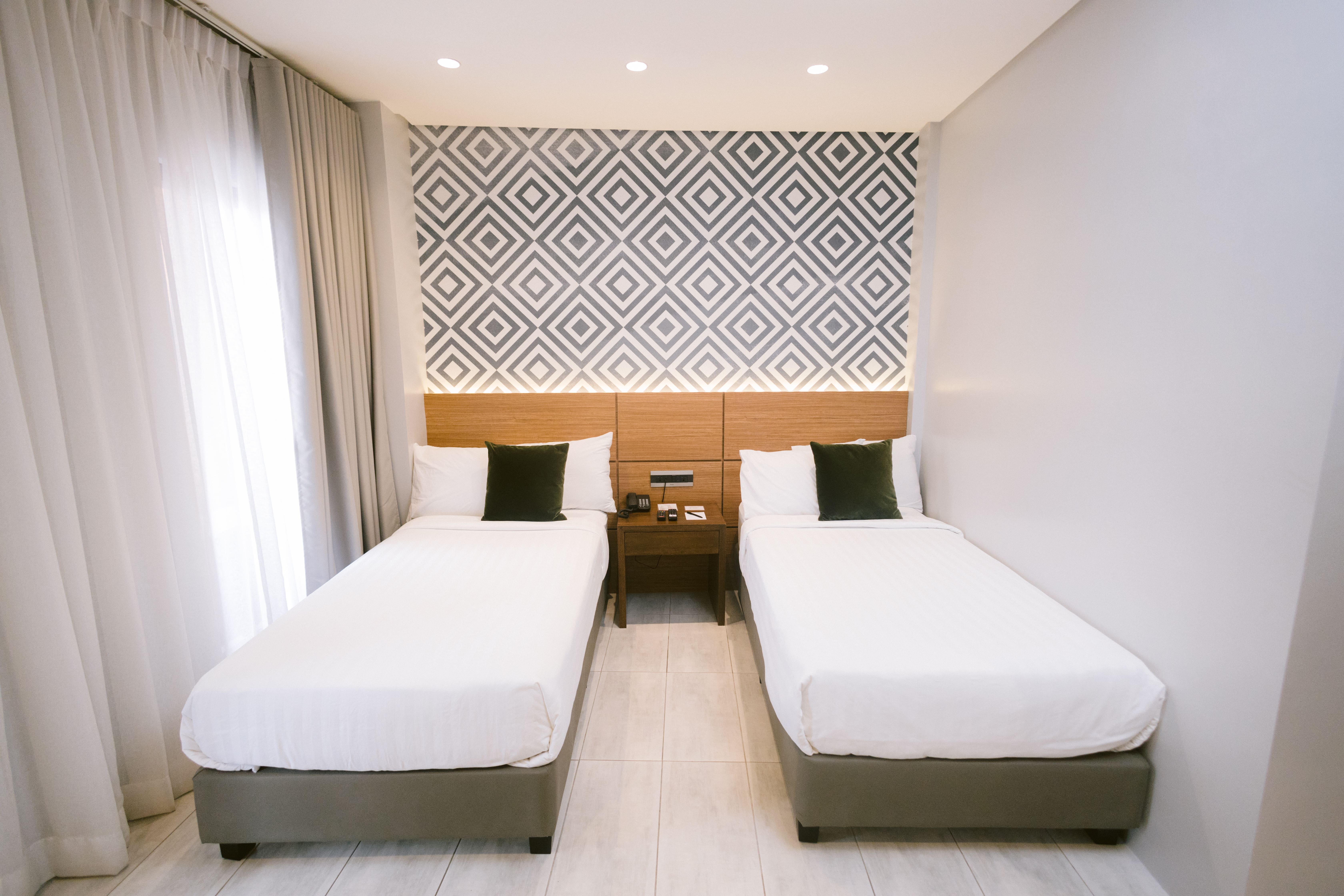 Deluxe Twin Room (1)